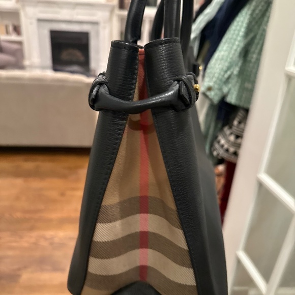 Burberry Derby Tote with Detachable Strap - Picture 2 of 4